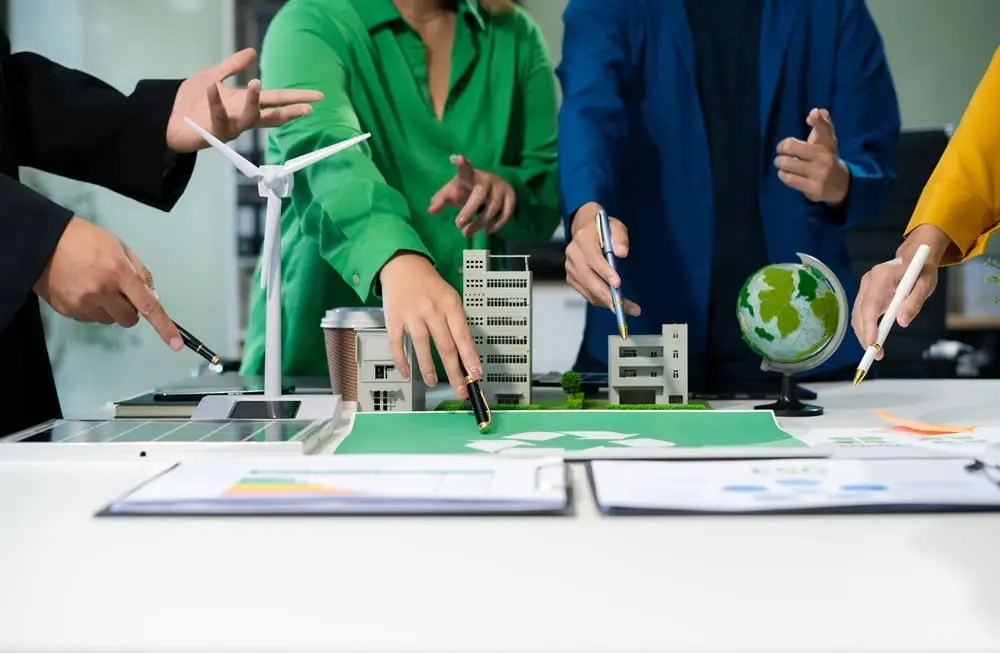 Cronograma de transición ISO 45001:2027 en España con fechas clave desde 2025 hasta 2030